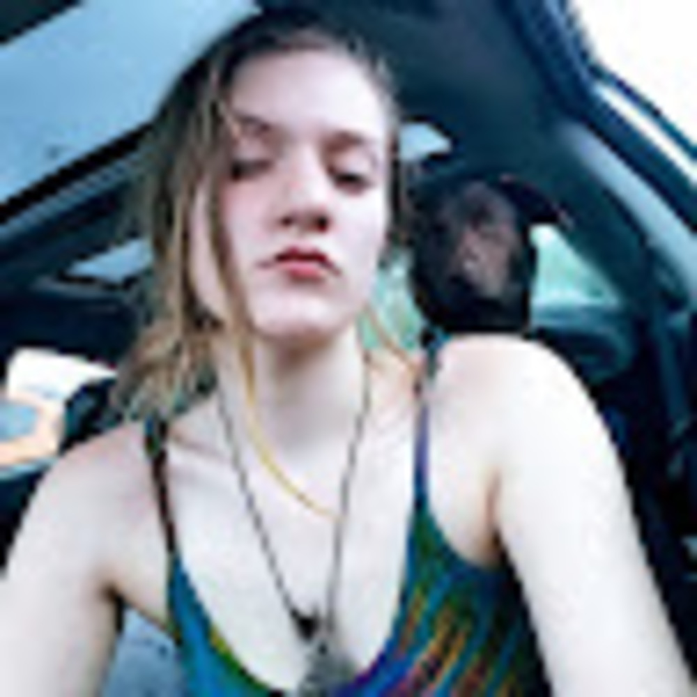 Meet your Posher, Kayla